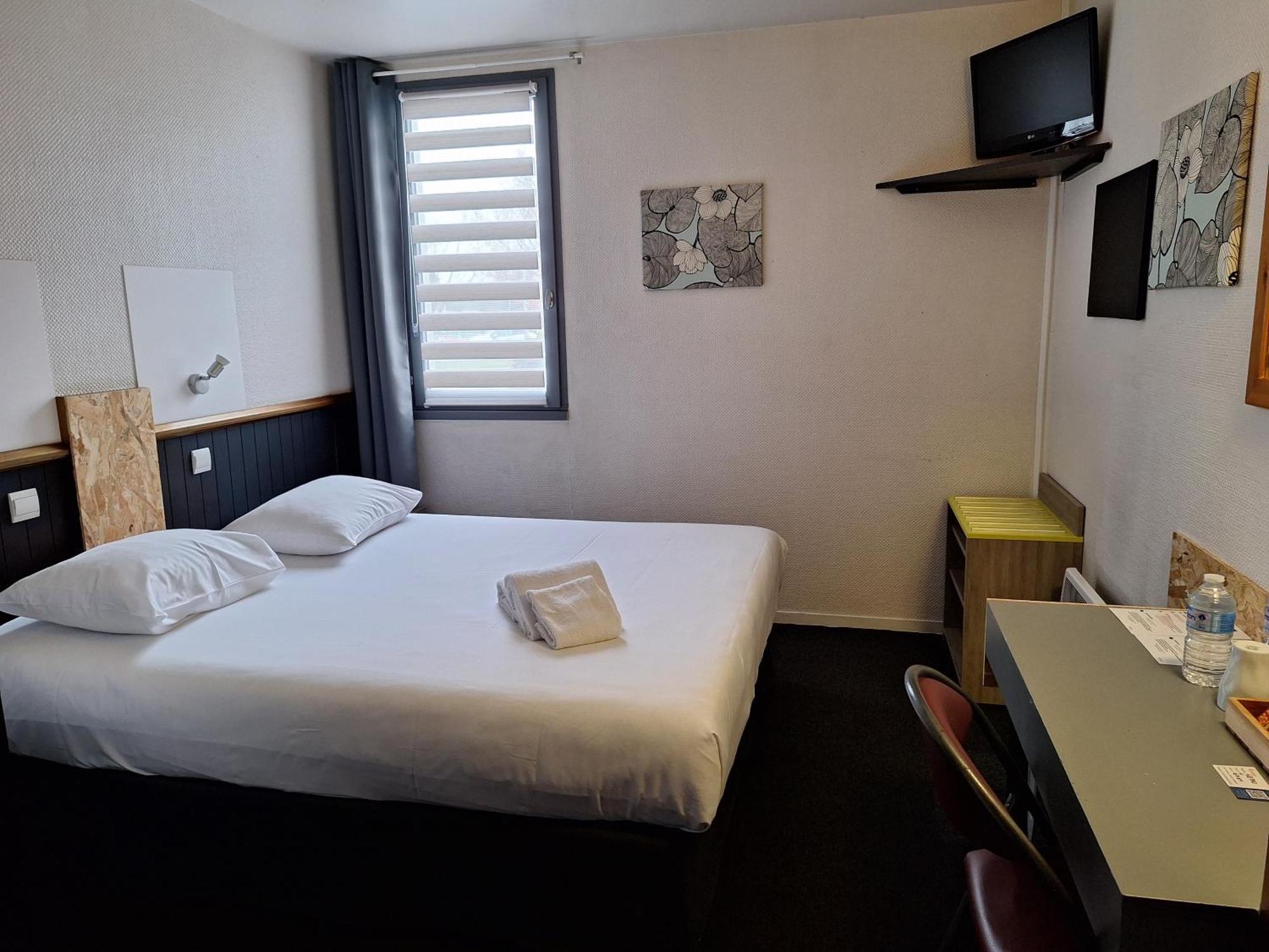 Escale Kennedy Hotel เมรินแญค ภายนอก รูปภาพ
