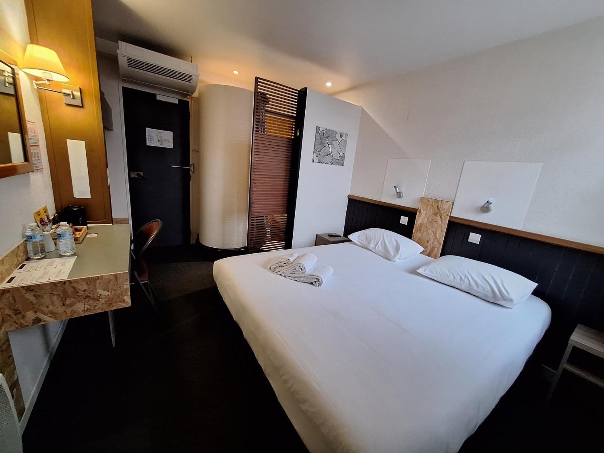 Escale Kennedy Hotel เมรินแญค ภายนอก รูปภาพ