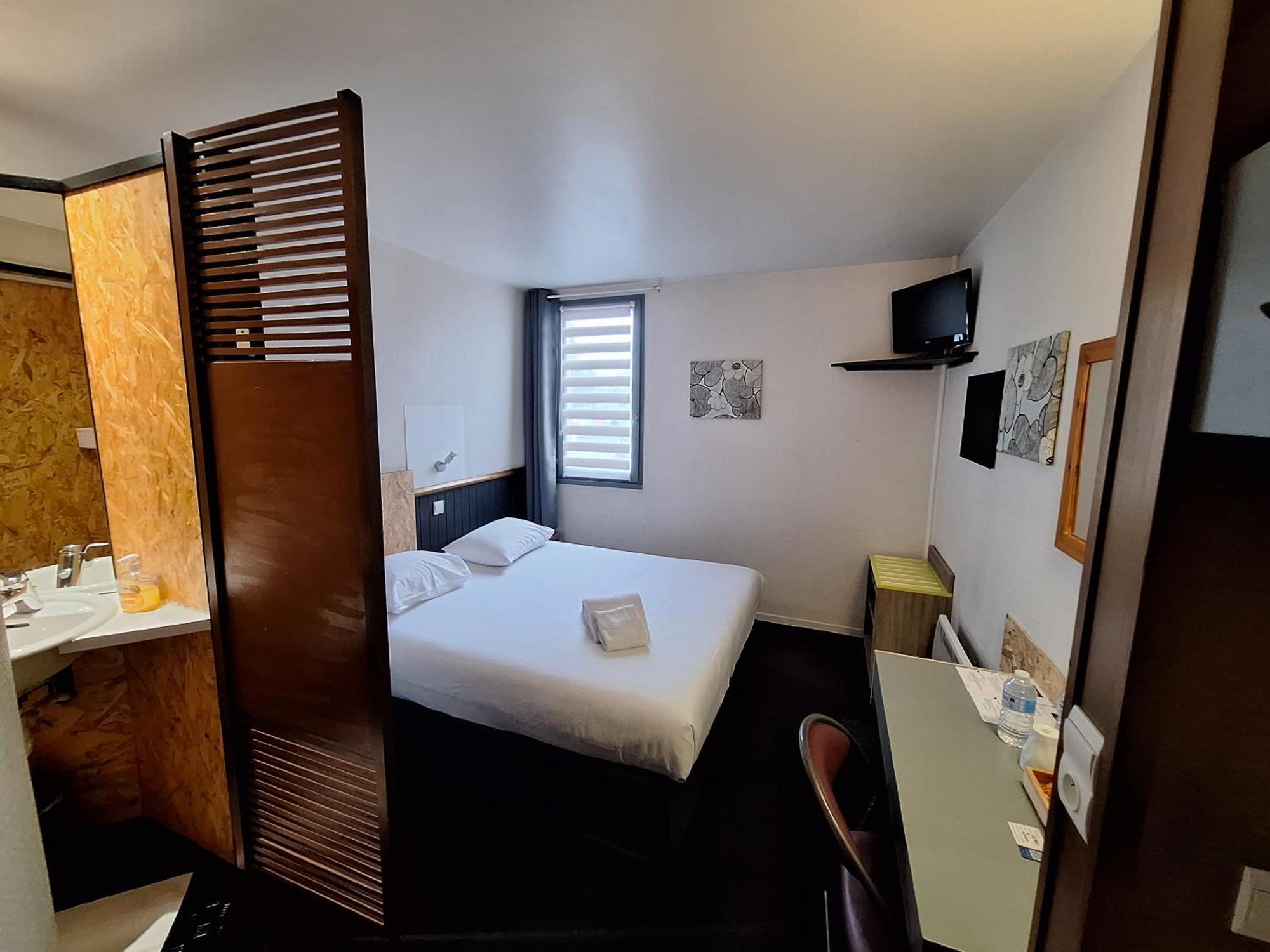 Escale Kennedy Hotel เมรินแญค ภายนอก รูปภาพ
