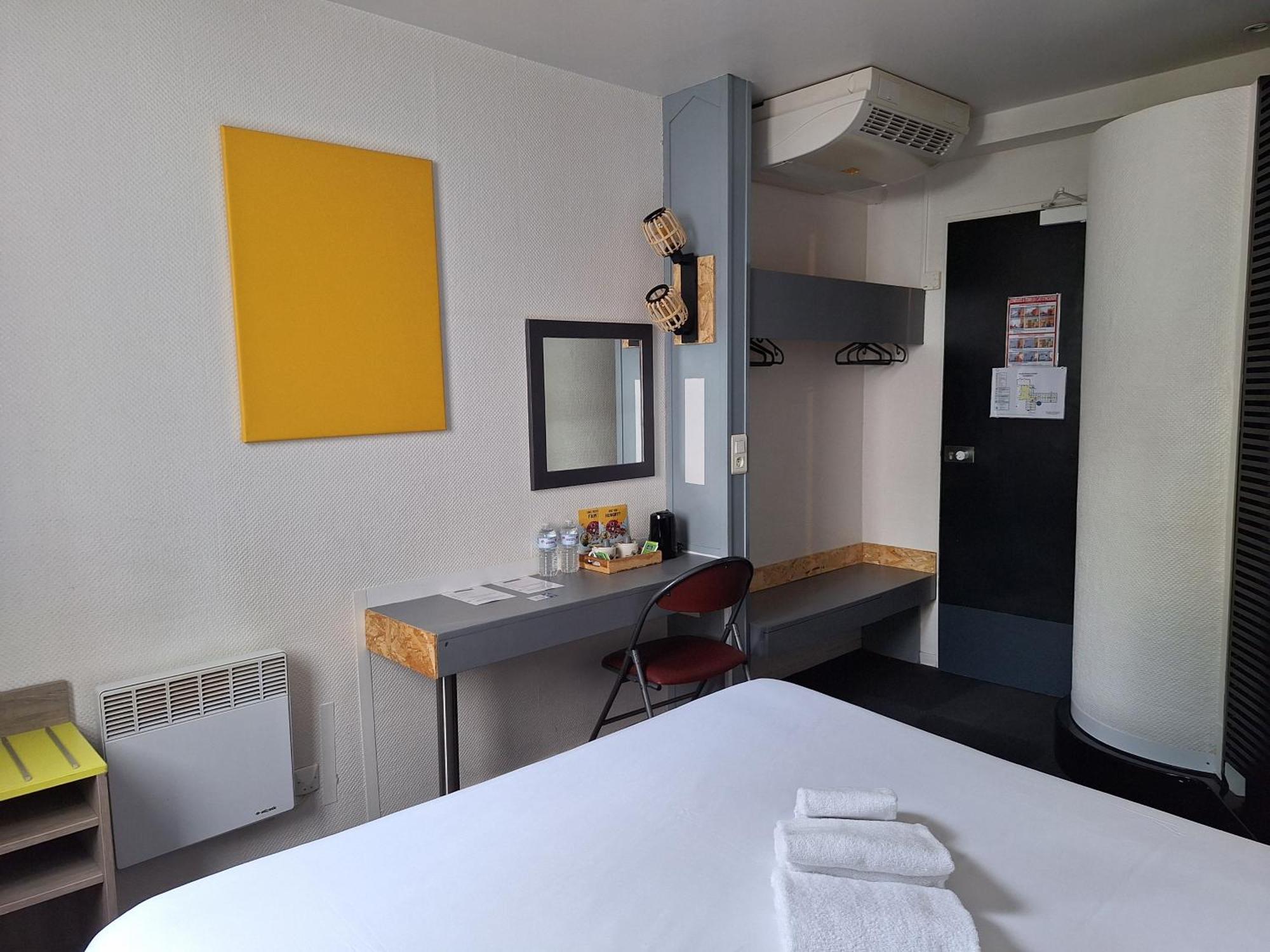 Escale Kennedy Hotel เมรินแญค ภายนอก รูปภาพ