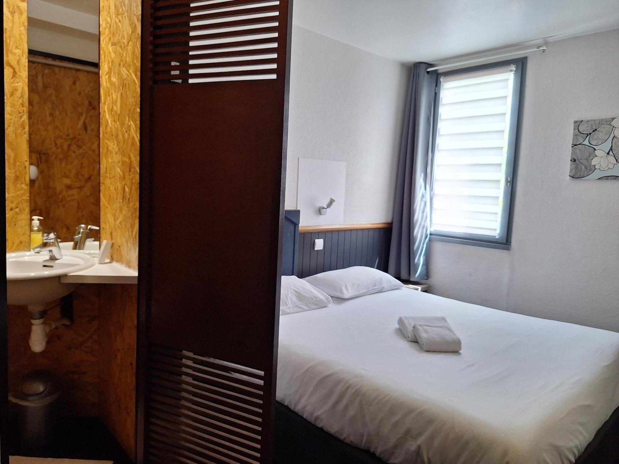 Escale Kennedy Hotel เมรินแญค ภายนอก รูปภาพ