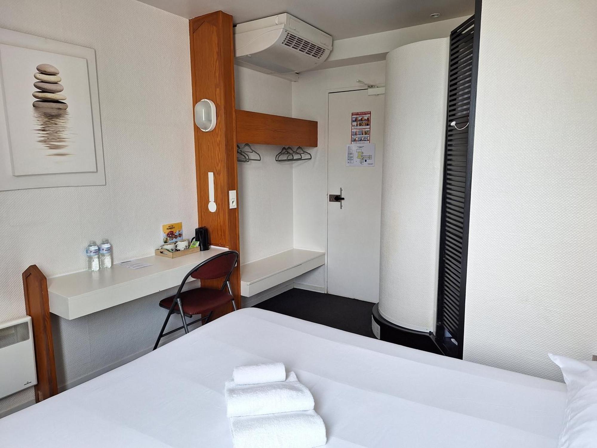 Escale Kennedy Hotel เมรินแญค ภายนอก รูปภาพ
