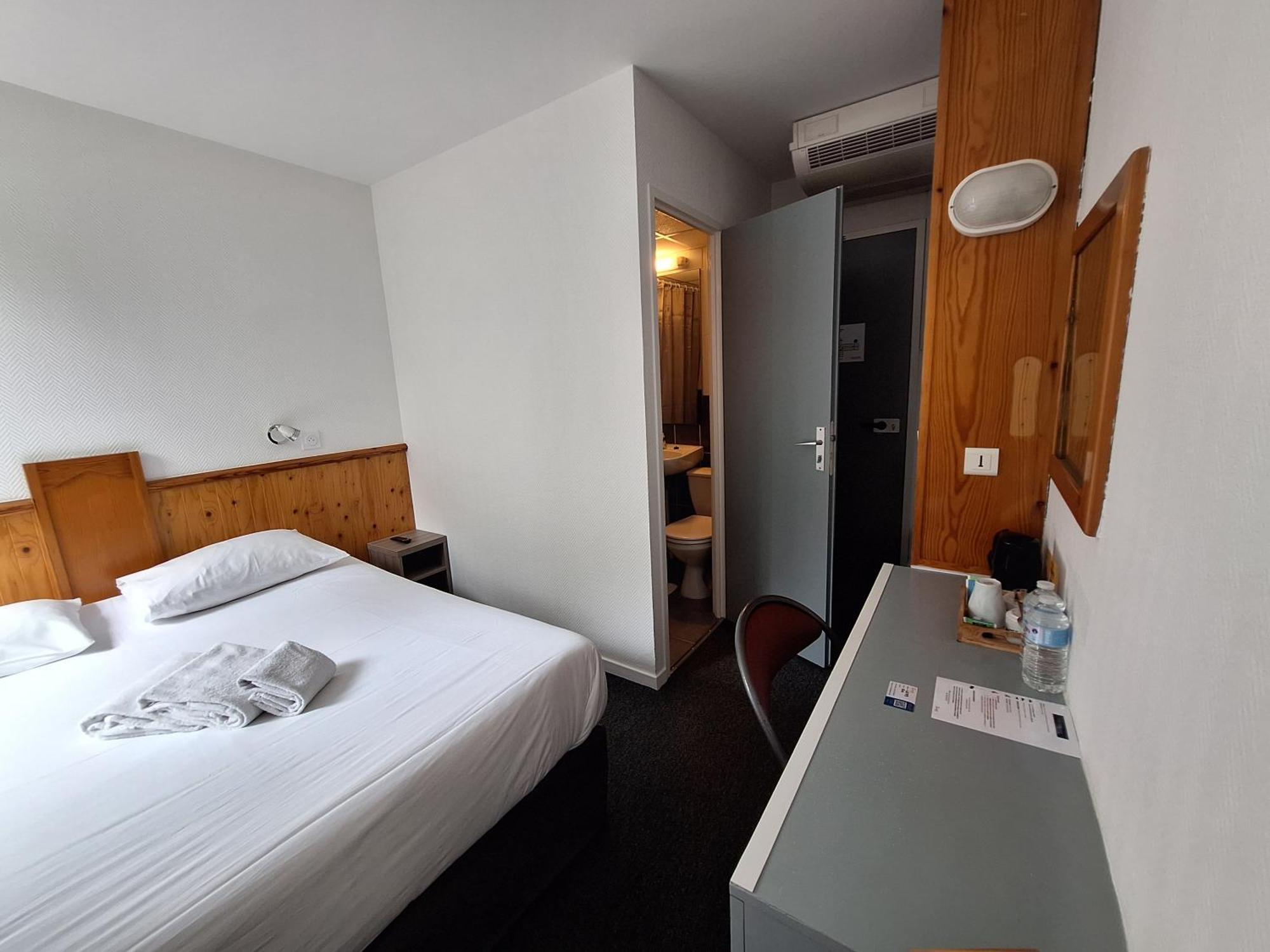 Escale Kennedy Hotel เมรินแญค ภายนอก รูปภาพ