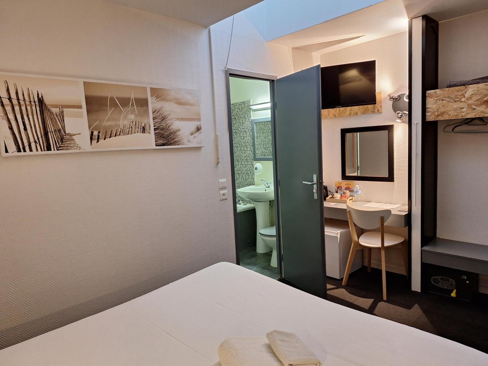 Escale Kennedy Hotel เมรินแญค ภายนอก รูปภาพ