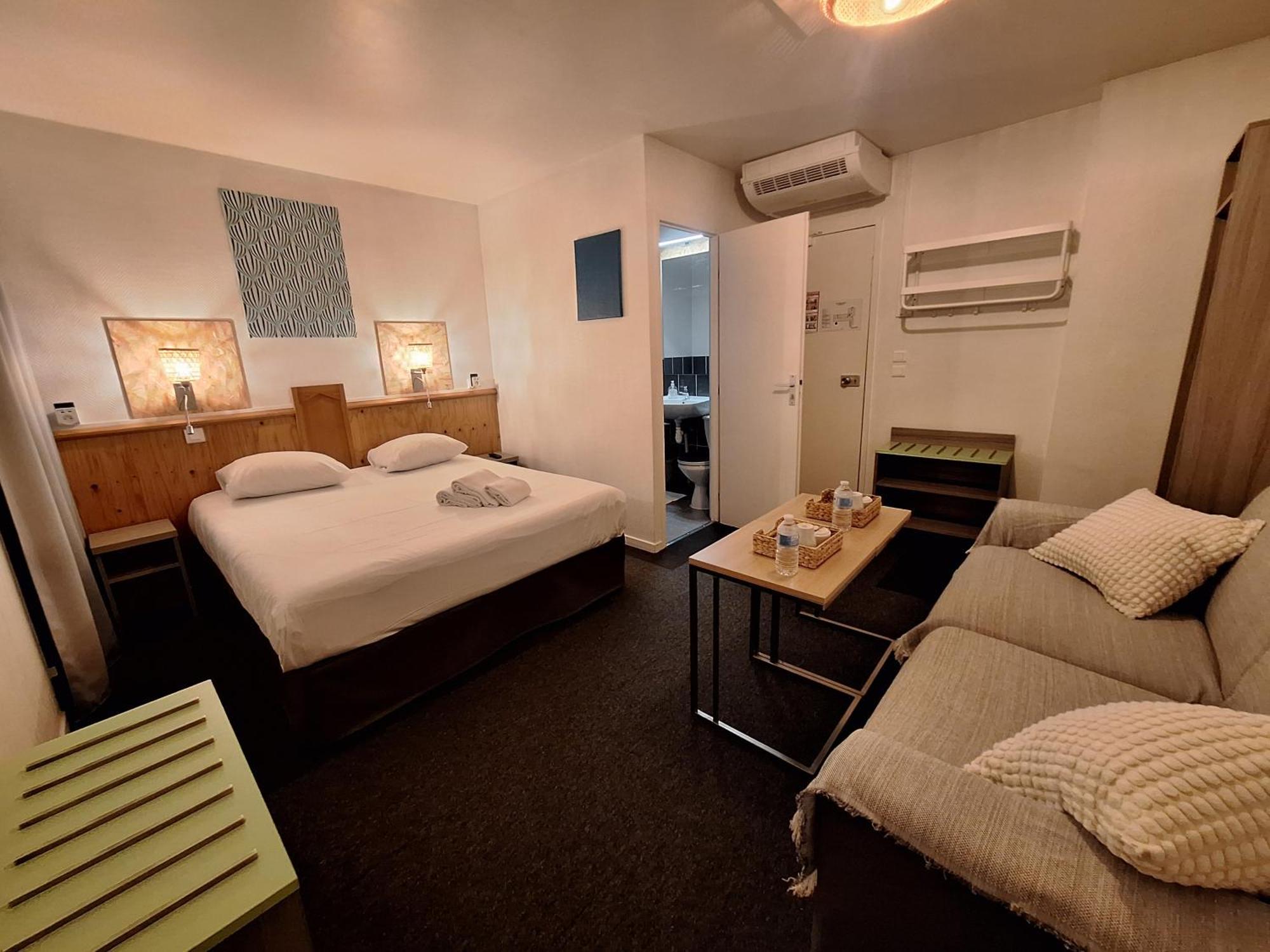 Escale Kennedy Hotel เมรินแญค ภายนอก รูปภาพ